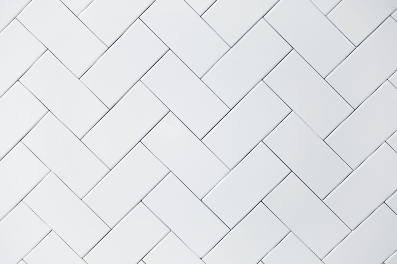 3 Common Pitfalls to Avoid When Refinishing Your Tile