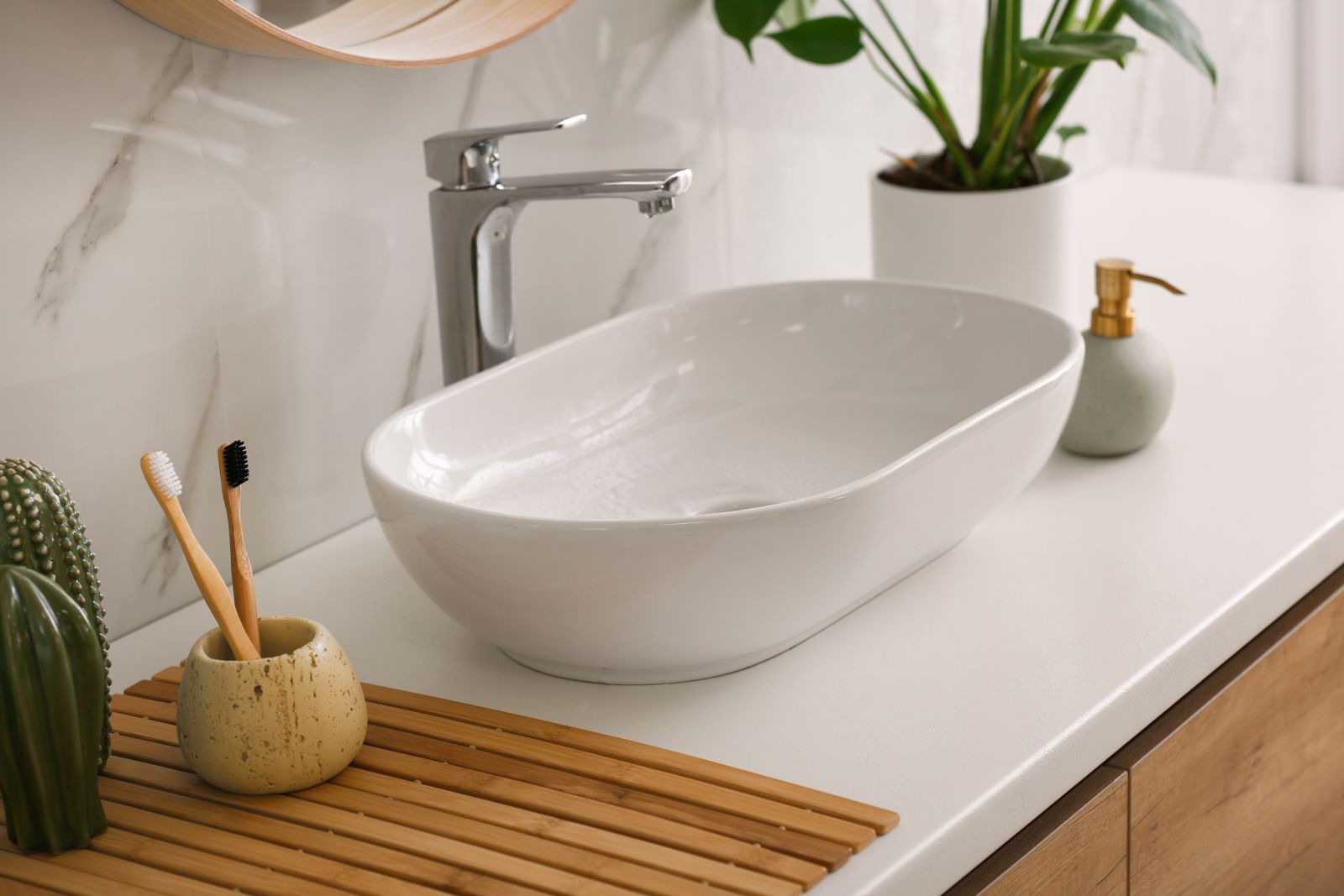 The Benefits of Refinishing vs. Replacing Your Bathtub: What Homeowners Need to Know